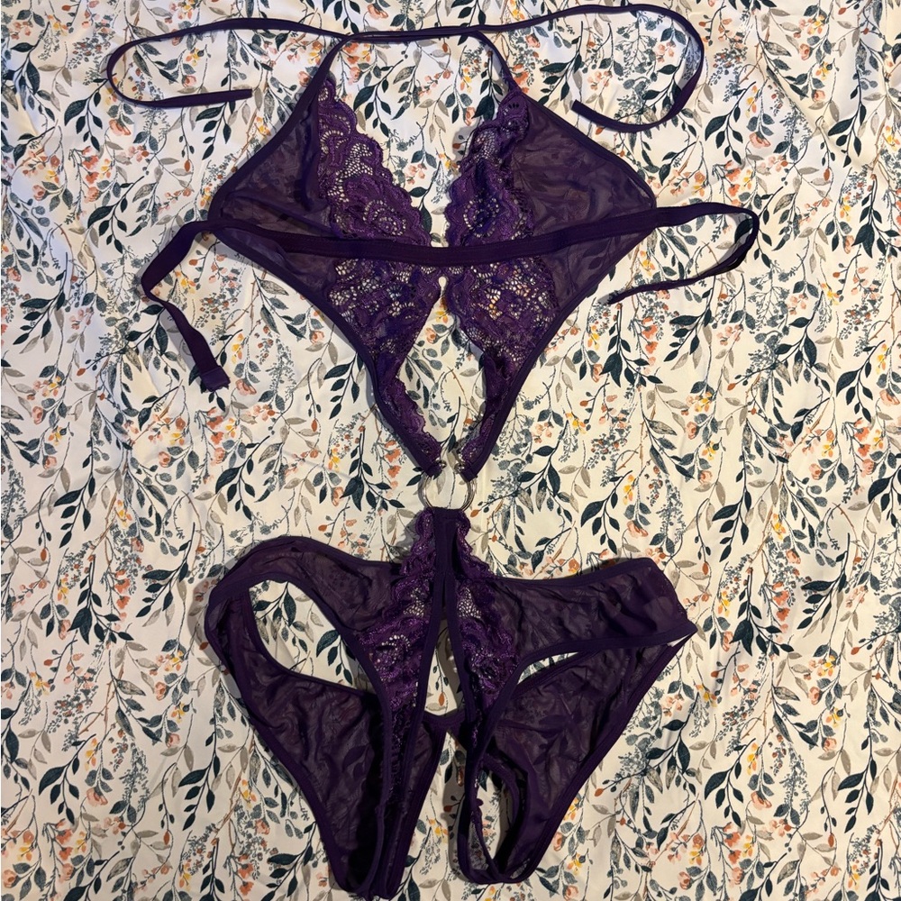Sexy elegant purple Lace Lingerie Set